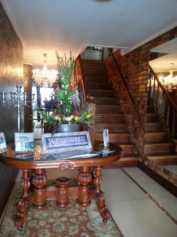 Stirling Manor Boutique Guest House Хартбиспурт Экстерьер фото
