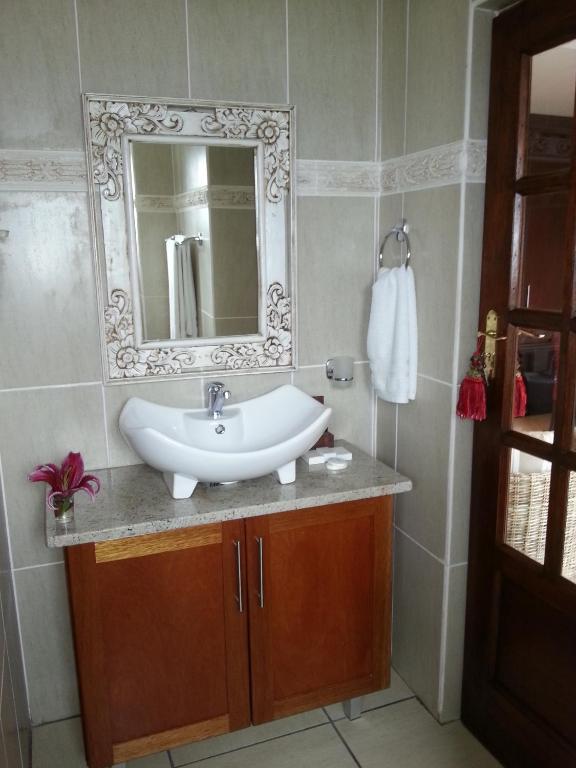 Stirling Manor Boutique Guest House Хартбиспурт Экстерьер фото