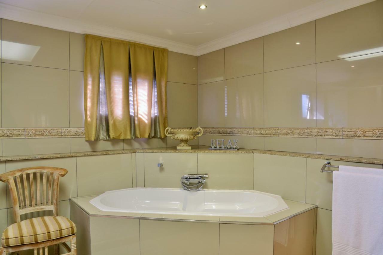 Stirling Manor Boutique Guest House Хартбиспурт Экстерьер фото