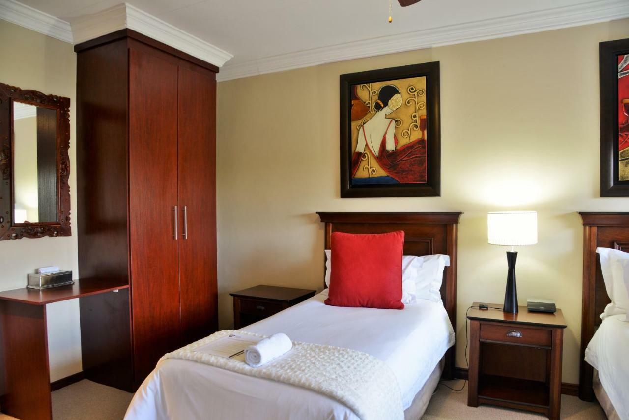 Stirling Manor Boutique Guest House Хартбиспурт Экстерьер фото